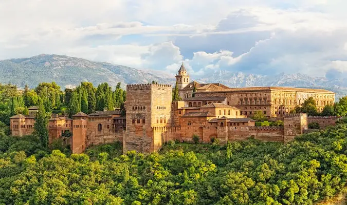 Alhambra: Um símbolo da cidade de Granada na Espanha