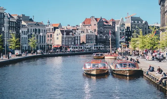 Amsterdam x Bruxelas - Comparação Cidades