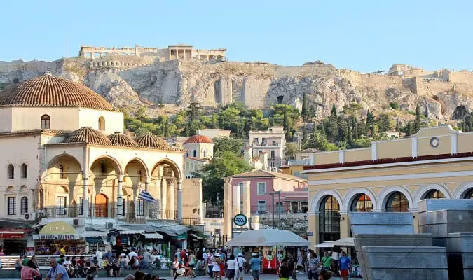 Atenas é a maior cidade da Grécia por número de habitantes