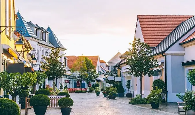 La Vallée Village na França