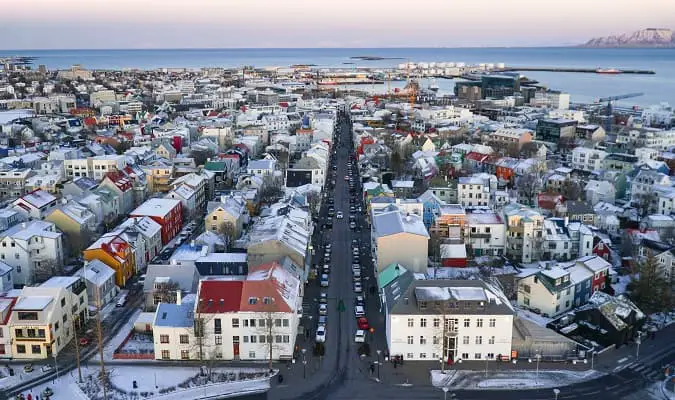 Linda vista a partir da Catedral Hallgrímskirkja em Reykjavik