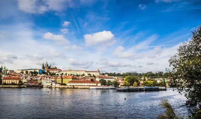 Praga é a capital e maior cidade da República Tcheca