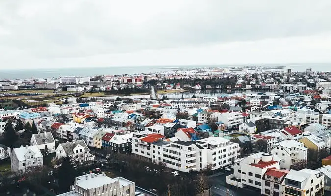 Com uma população estimada de 364.134 habitantes, a Islândia é o 46º país mais populoso da Europa.