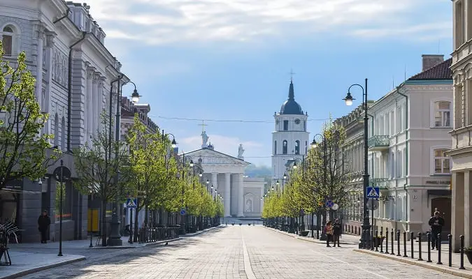 Com uma população estimada de 2,795 milhões de habitantes, a Lituânia é o 35º país mais populoso da Europa.